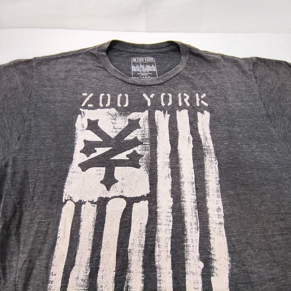 Zoo York Fear Nothing Short Sleeve Crew Neck Shirt Adult Mens Size XL Gray White
